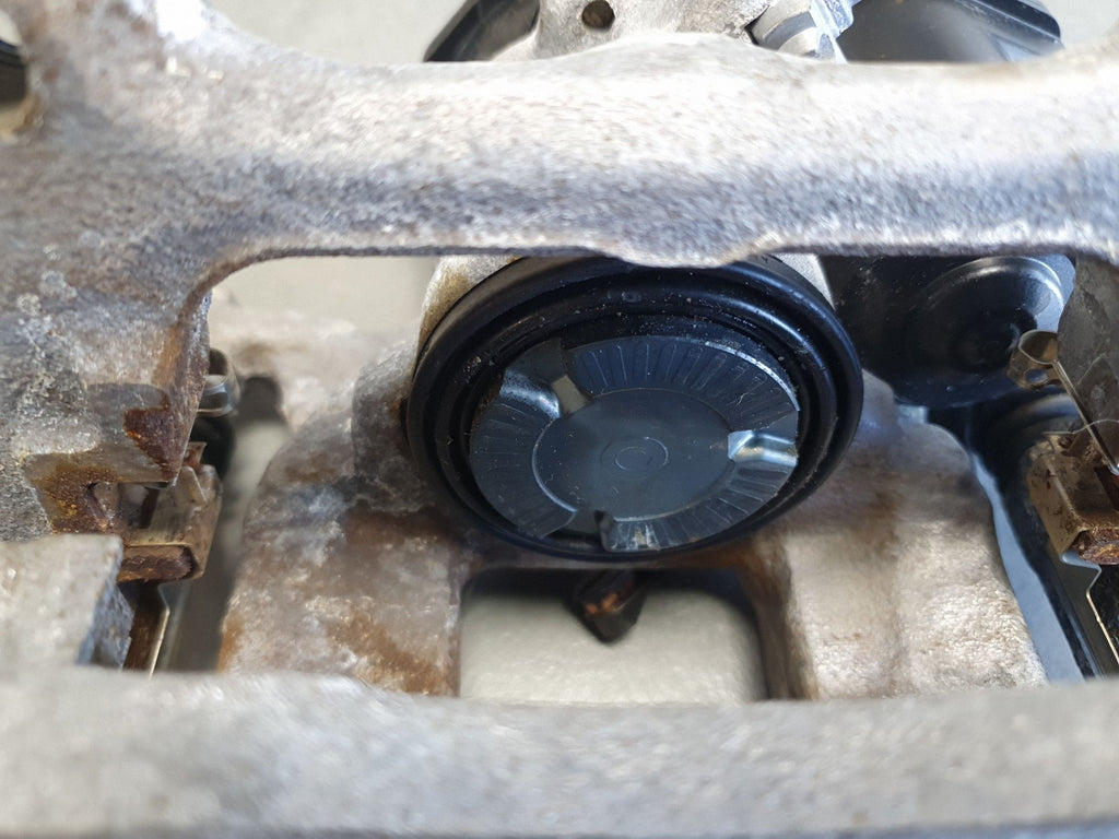 Audi Q6 e-tron Brake caliper right rear 95C615406AF