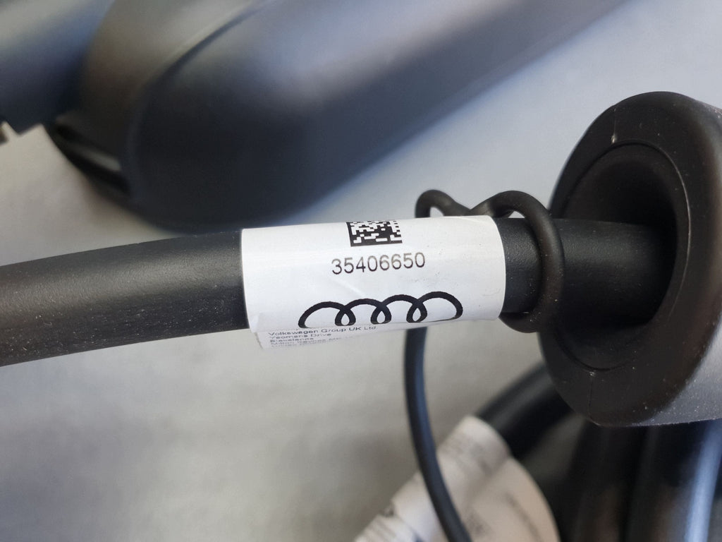 Audi Q6 e-tron Electric Vehicle Charging Cable 8V4971675CQ