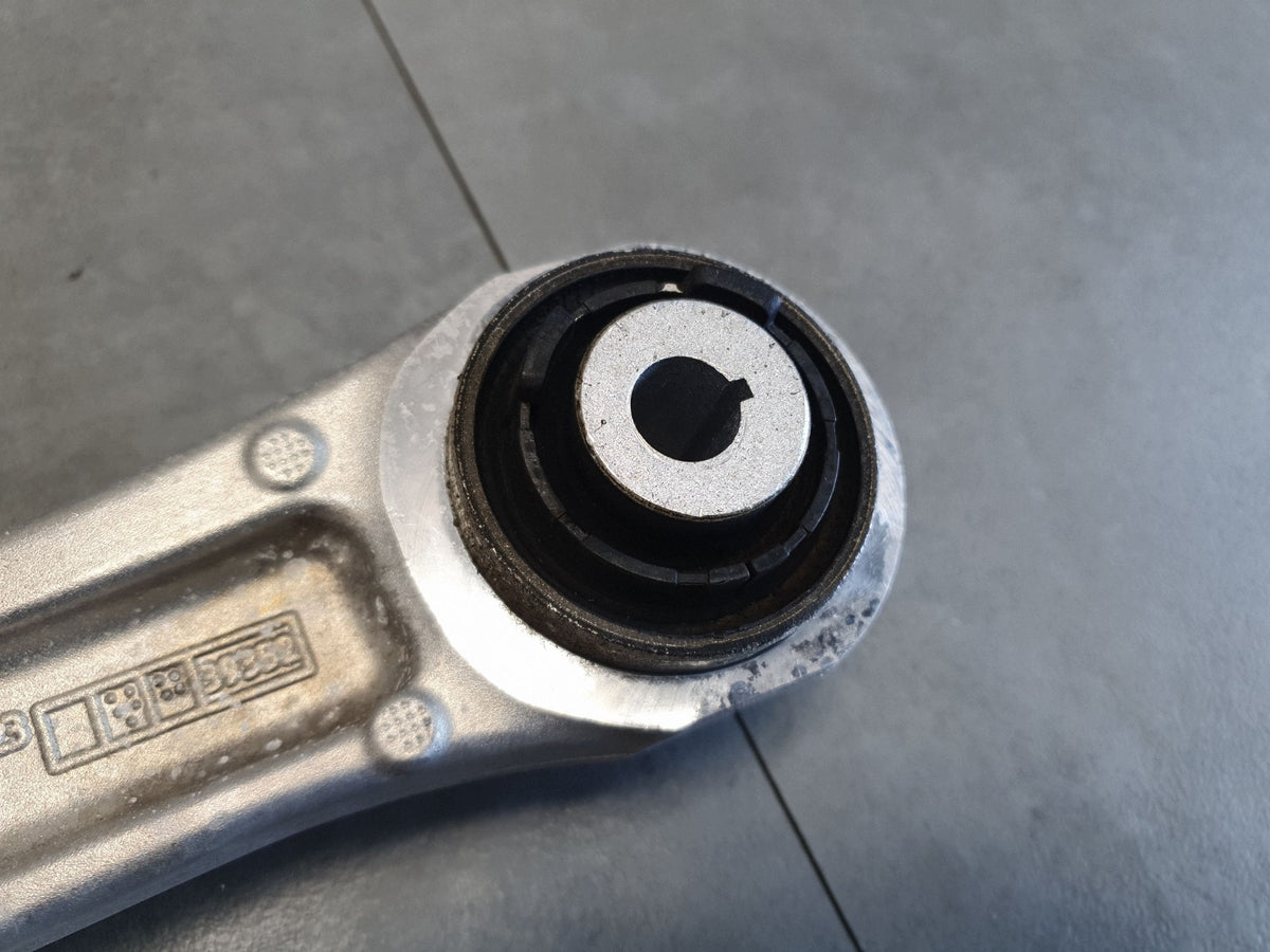 Audi Q6 e-tron Front Left Control Arm Front 85E407151M