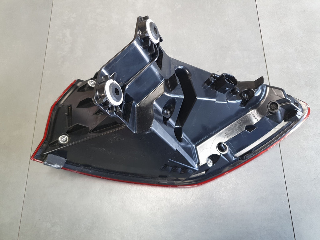 Audi Q6 e-tron Lamp left rear oled 85H945207