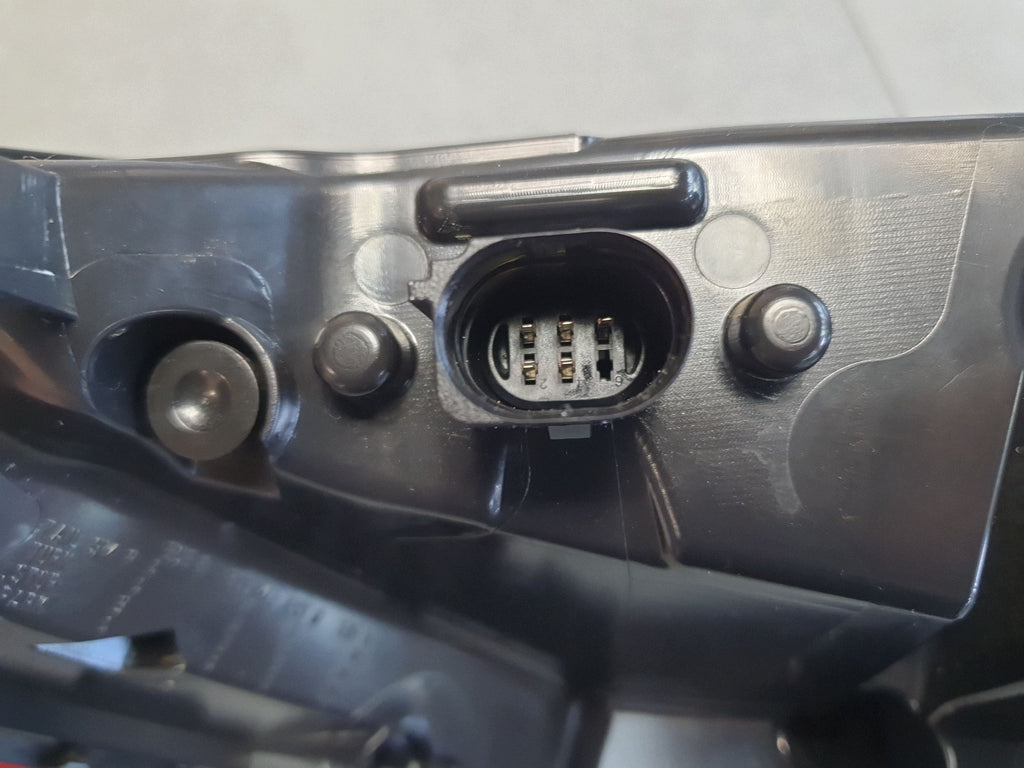 Audi Q6 e-tron Lamp right rear oled 85H945208