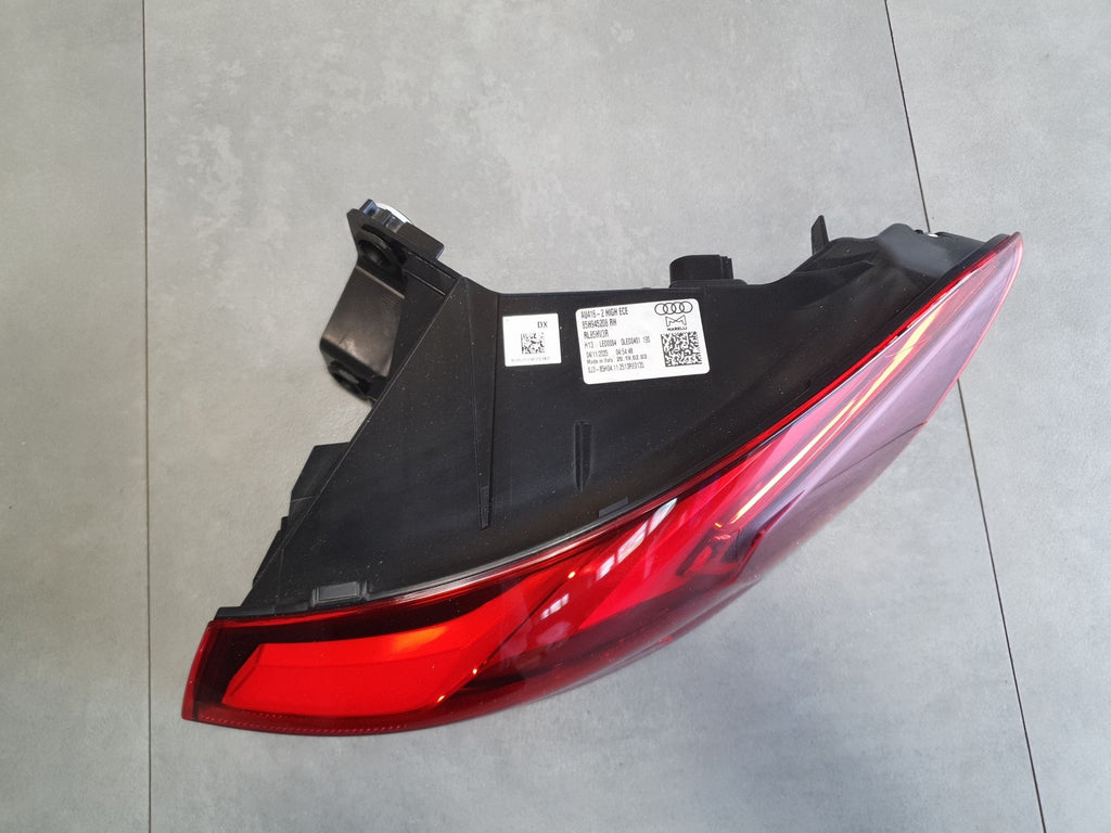 Audi Q6 e-tron Lamp right rear oled 85H945208