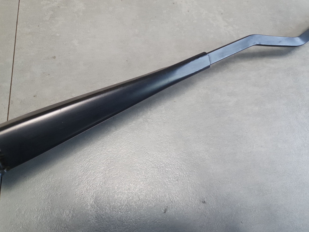 Audi Q6 e-tron front wiper arm left 95C955409B
