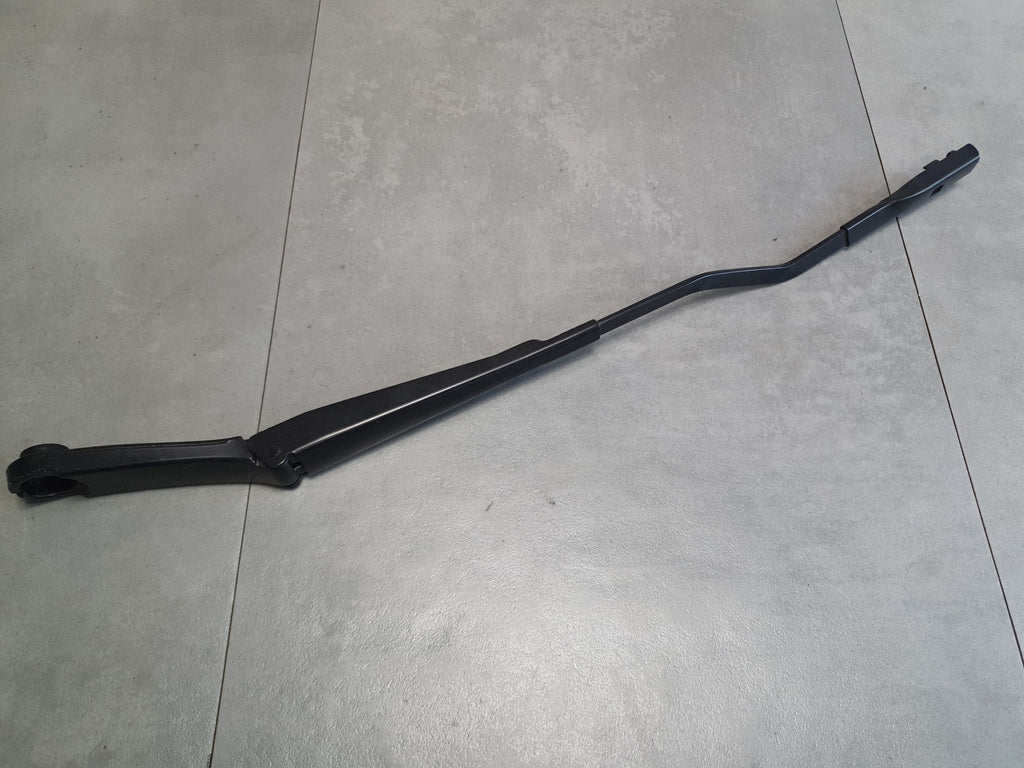 Audi Q6 e-tron front wiper arm left 95C955409B
