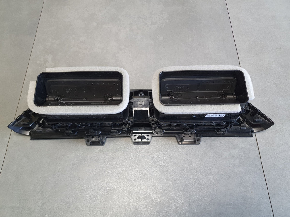 Audi Q6 e-tron middle air supply grille 85E820951C