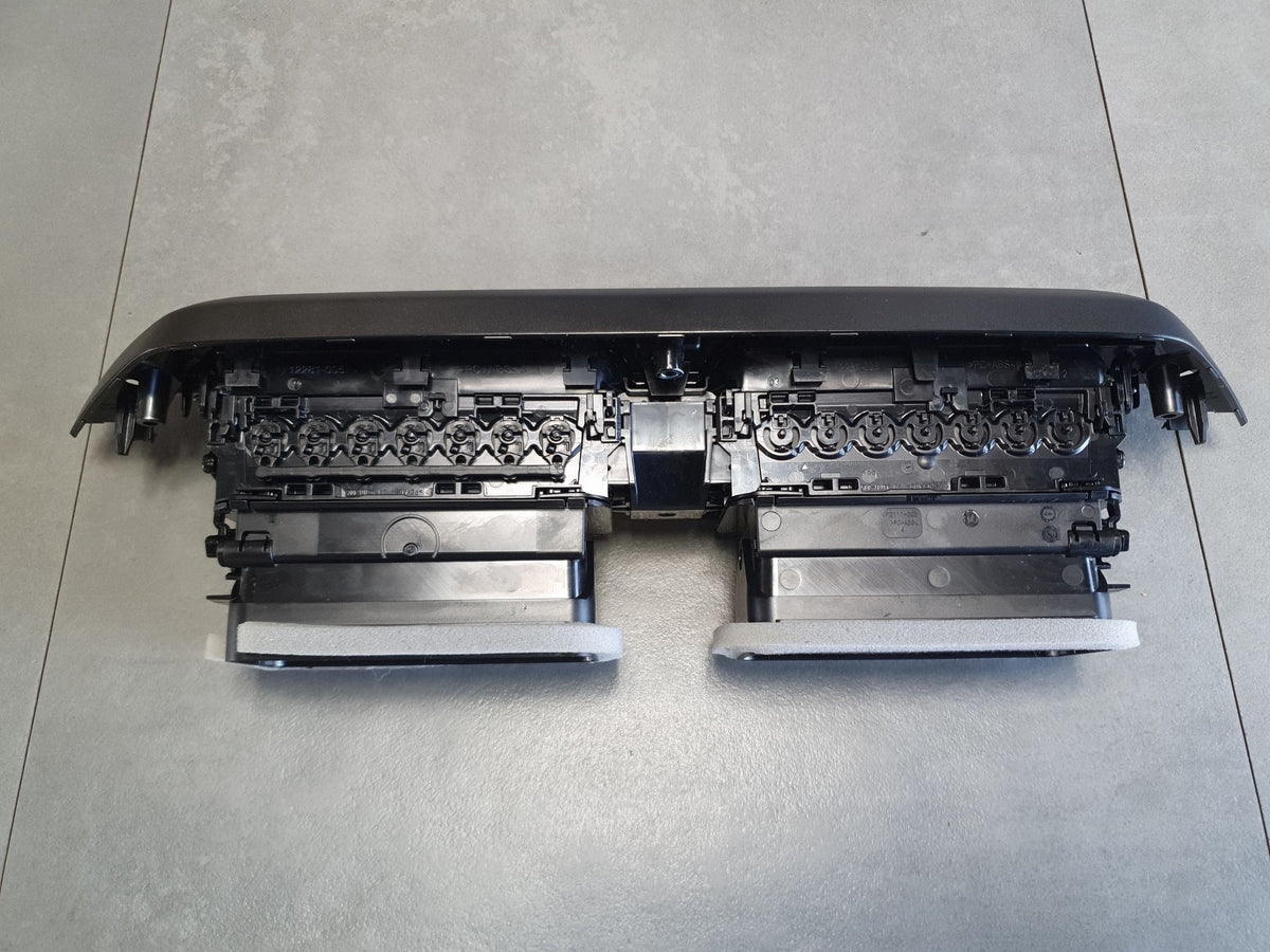Audi Q6 e-tron middle air supply grille 85E820951C