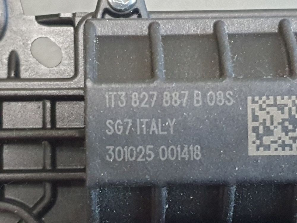 Audi Q6 e-tron tailgate pull 1T3827887B