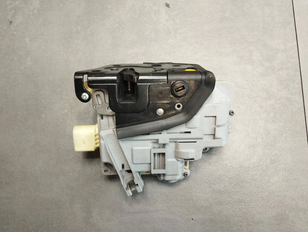 Audi Q7 4L LOCK LEFT REAR 3C4839015A