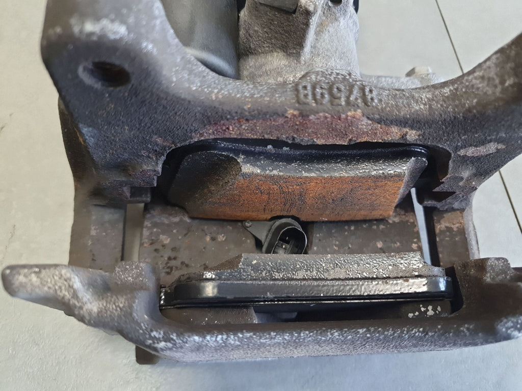 Audi Q7 4M Brake caliper left rear 4M0615405AR