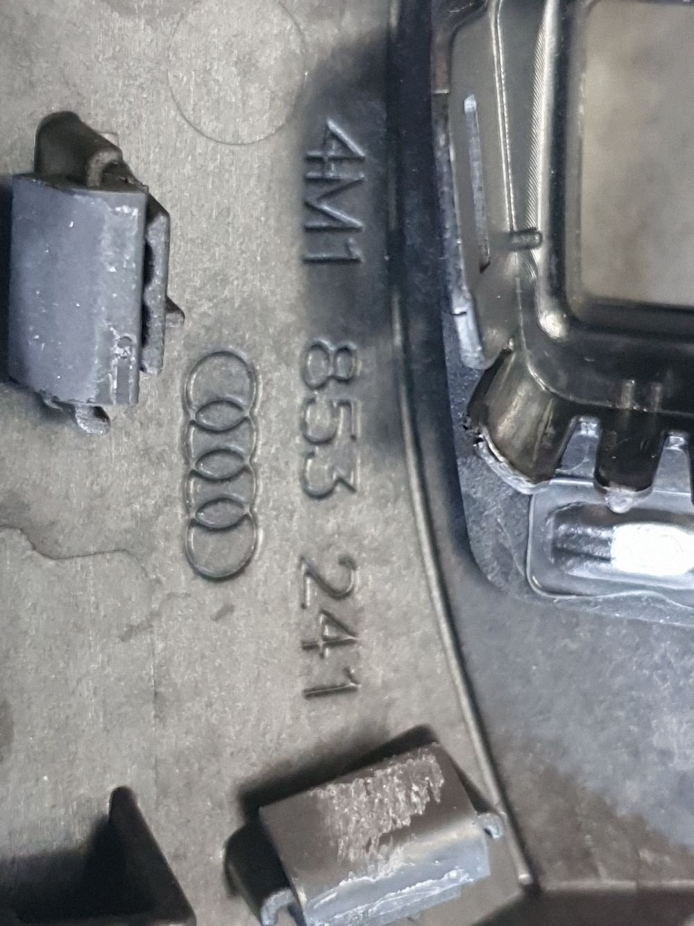 Audi Q7 4M Console decorative strip 4M1853241
