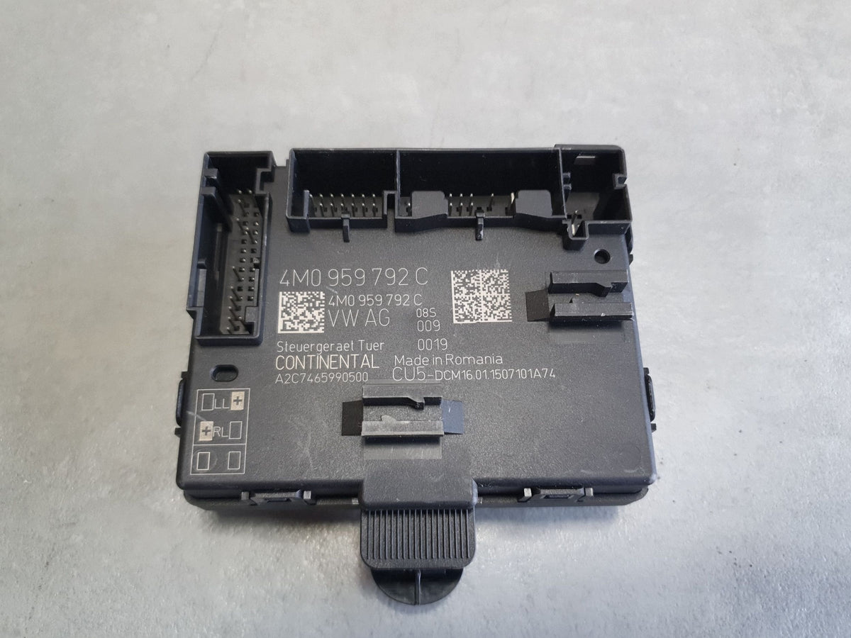 Audi Q7 4M Door Module Right Front 4M0959792C