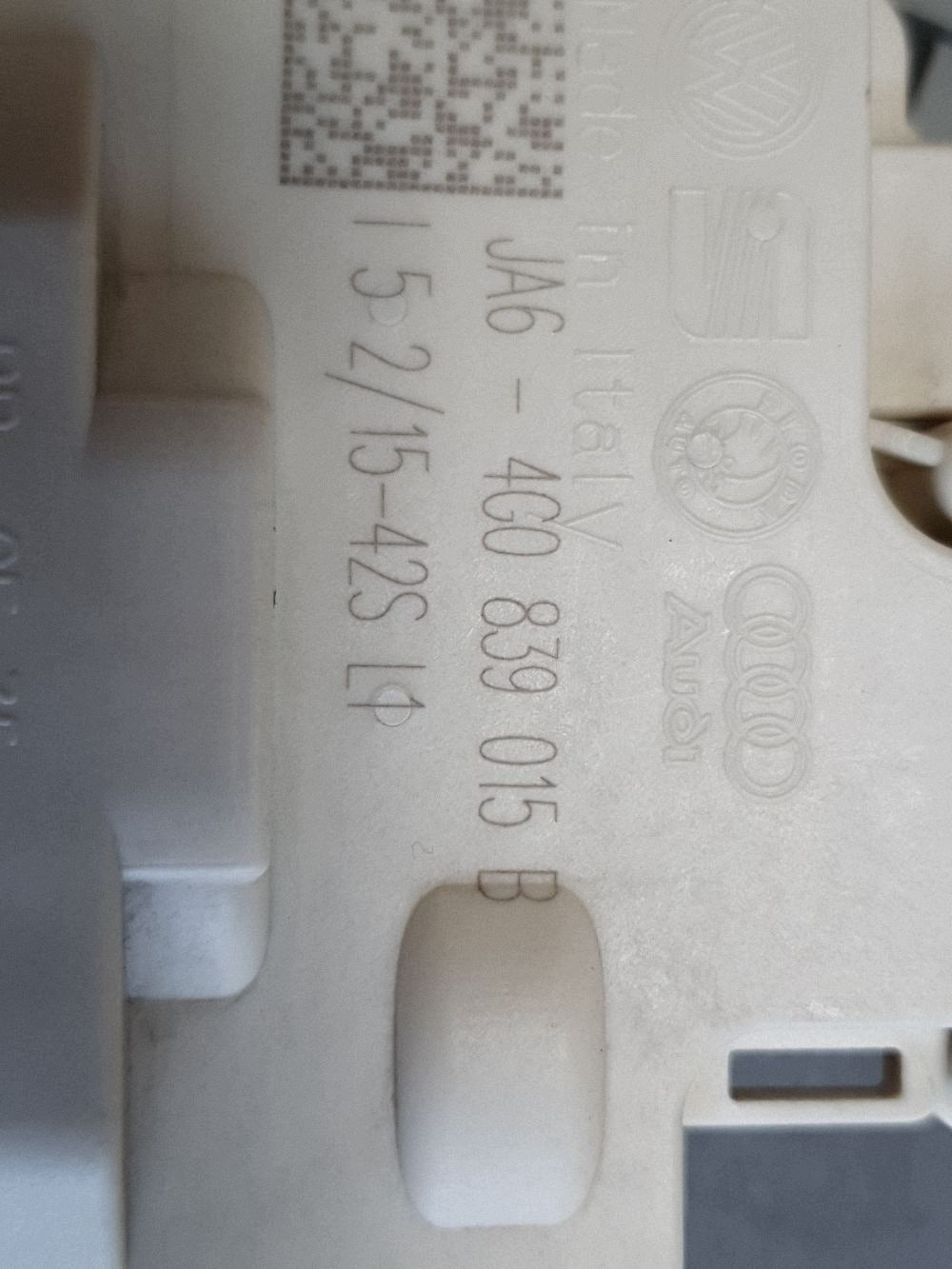 Audi Q7 4M Door lock left rear 4G0839015B