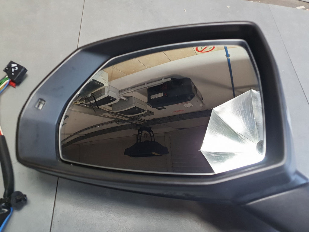 Audi Q7 4M Electric mirror left 12 pin assistant LS9R 4M1857409