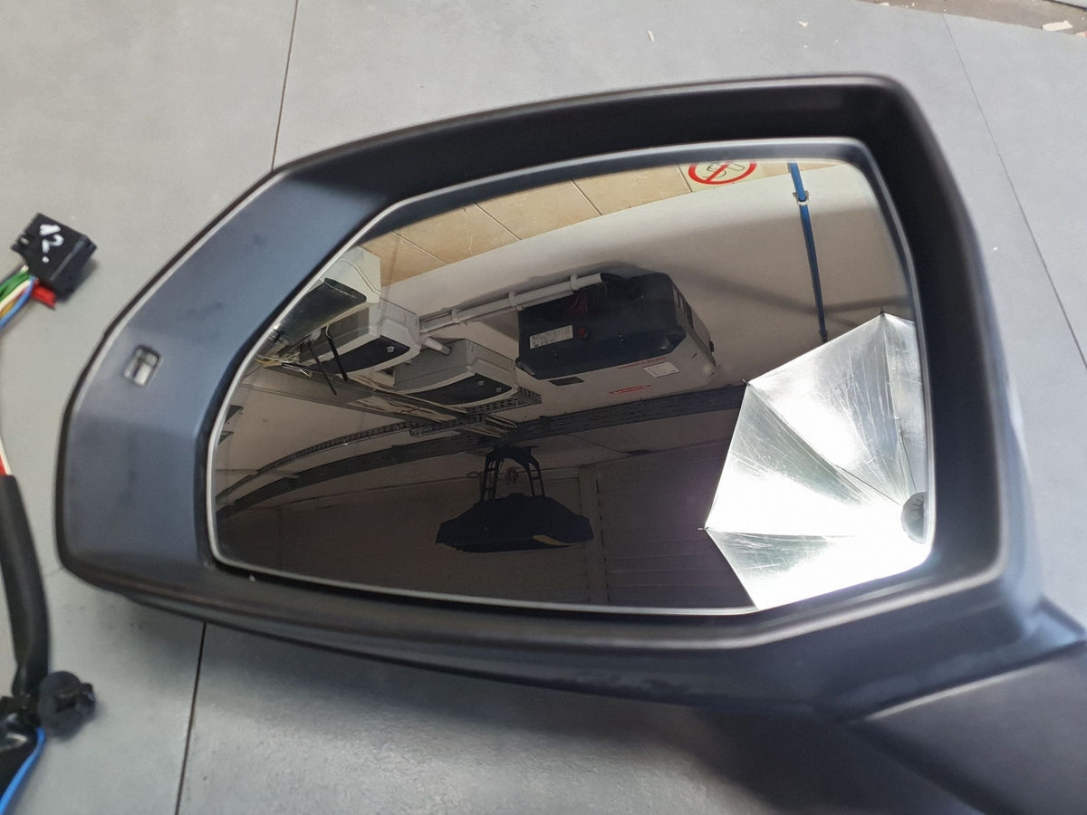 Audi Q7 4M Electric mirror left 12 pin assistant LS9R 4M1857409