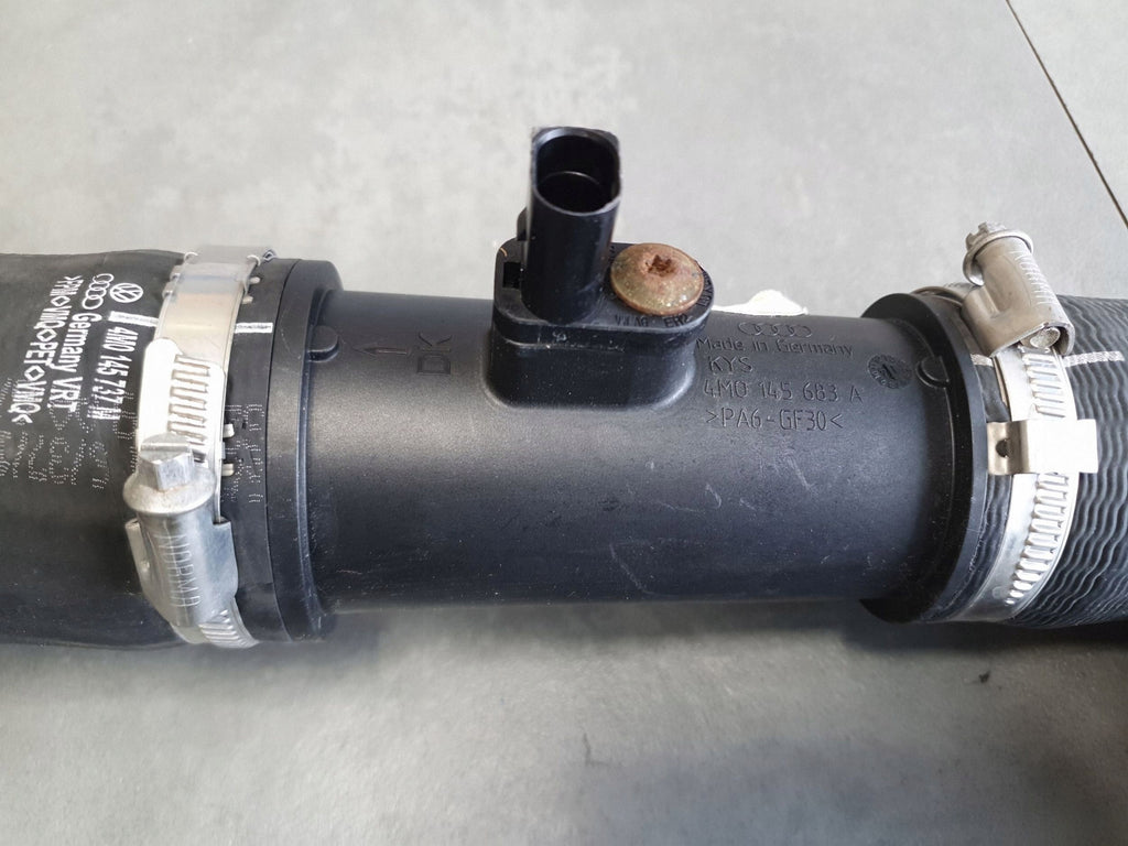 Audi Q7 4M Intercooler hose pipe 4M0145737M 4M0145709G