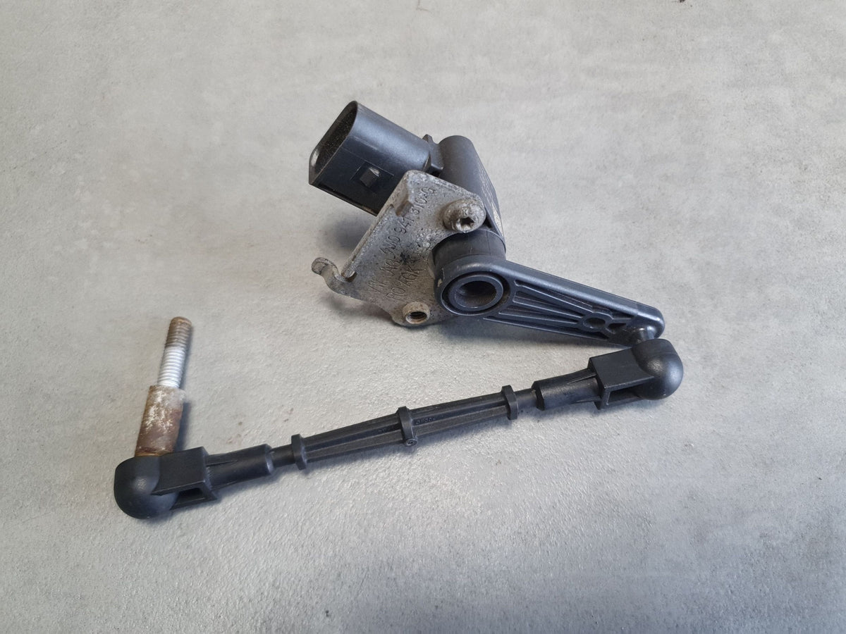 Audi Q7 4M Leveling Sensor Right Rear 4M0941310G
