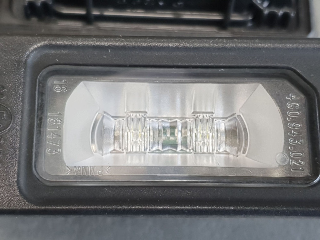 Audi Q7 4M License plate lamp 2X 4G0943021