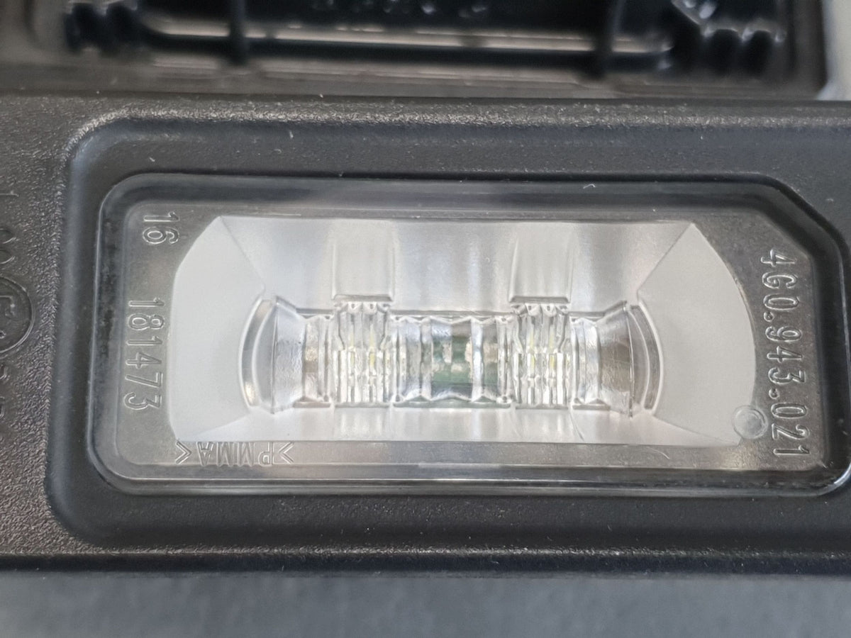 Audi Q7 4M License plate lamp 2X 4G0943021