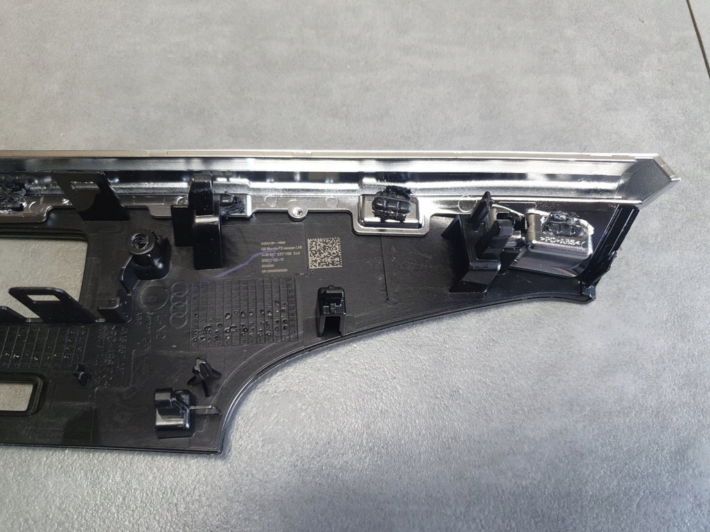 Audi Q8 Decorative board strip 4M8857237