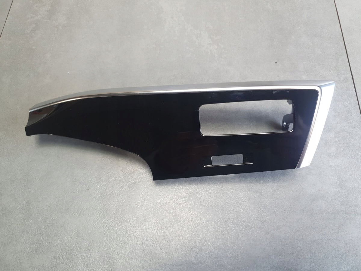 Audi Q8 Decorative board strip 4M8857237