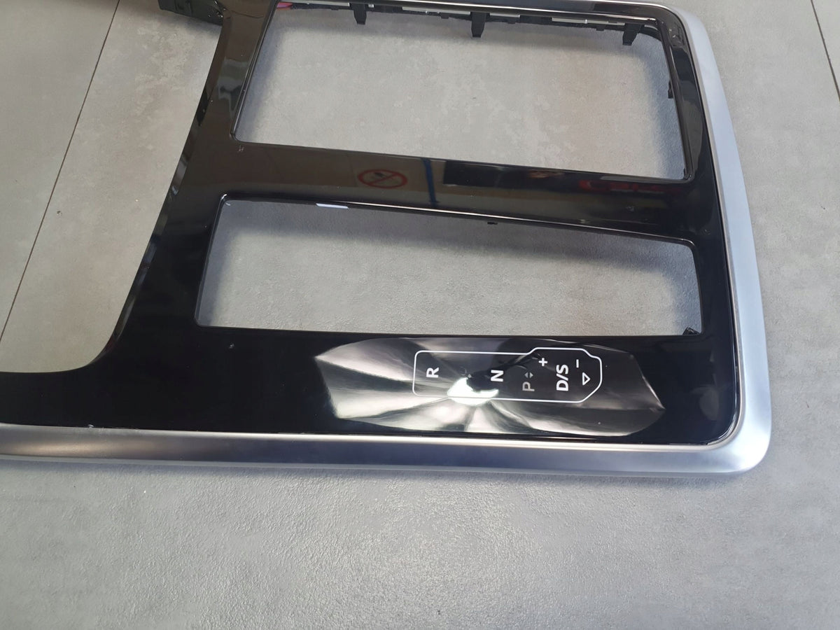Audi Q8 Frame jack cover 4M8863324