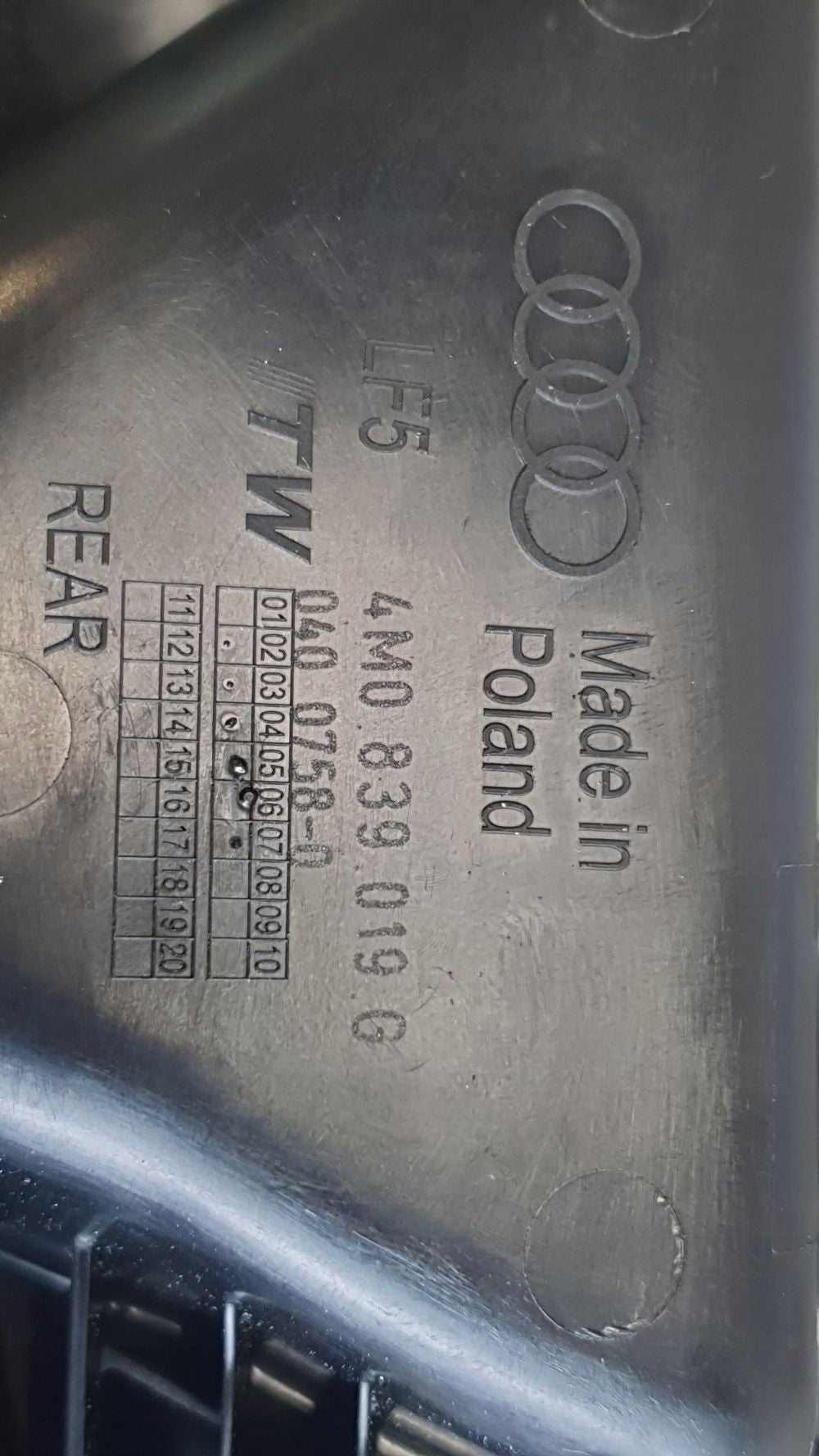Audi Q8 Interior door handle left rear 4M0839019G