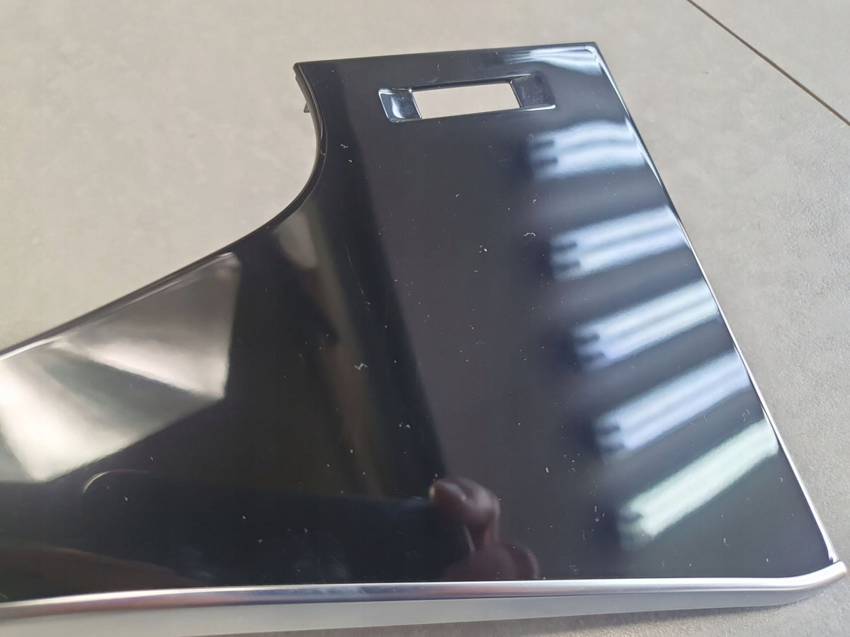 Audi Q8 cover board decor 4M8857238D