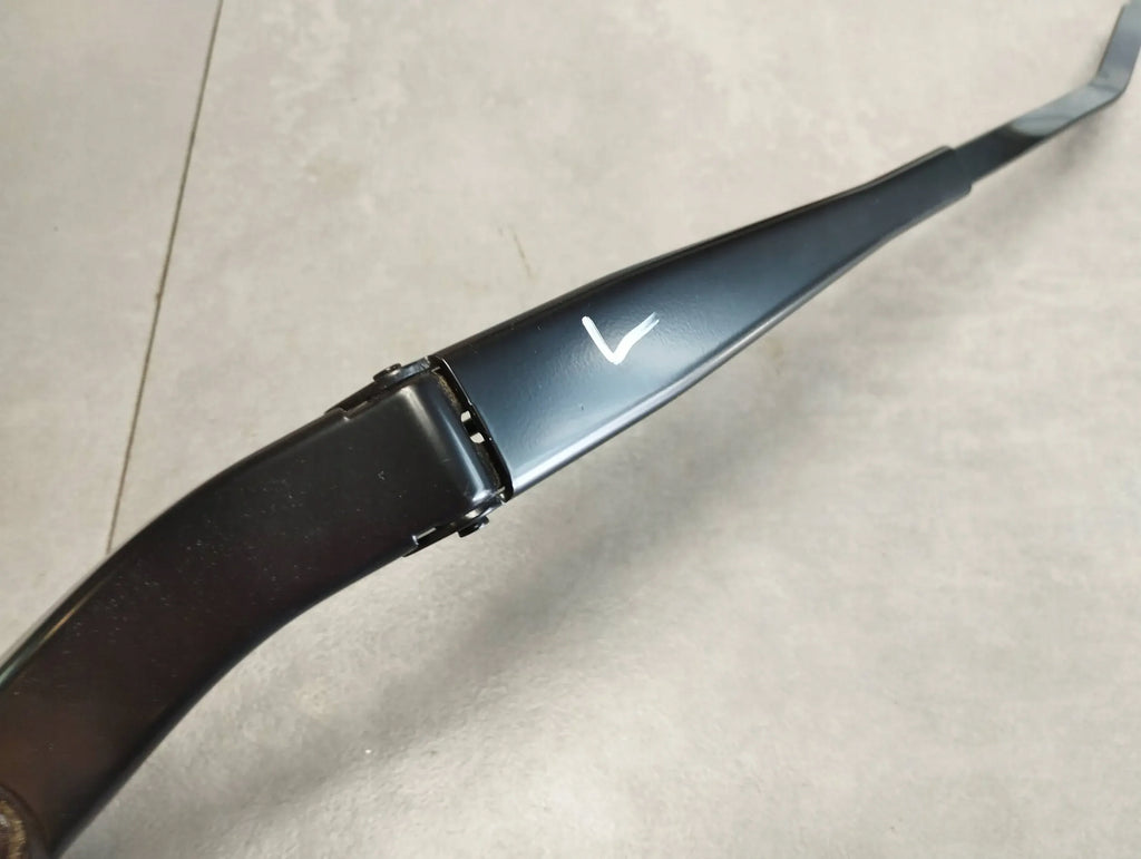 Audi S3 A3 8Y WIPER ARM LEFT 8Y1955407