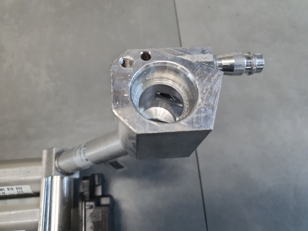 Audi SQ6 e-tron Air conditioning expansion valve 85E816099