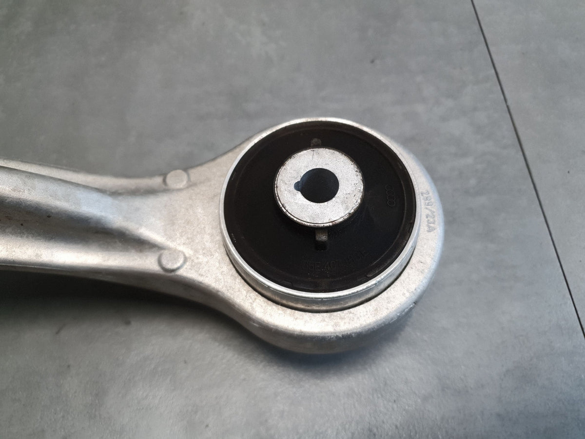 Audi SQ6 e-tron Control arm right front 85E407694H