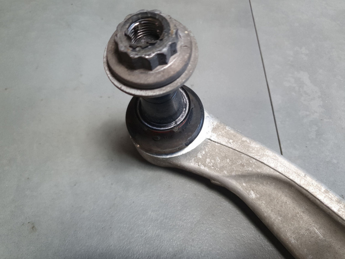 Audi SQ6 e-tron Control arm right front 85E407694H