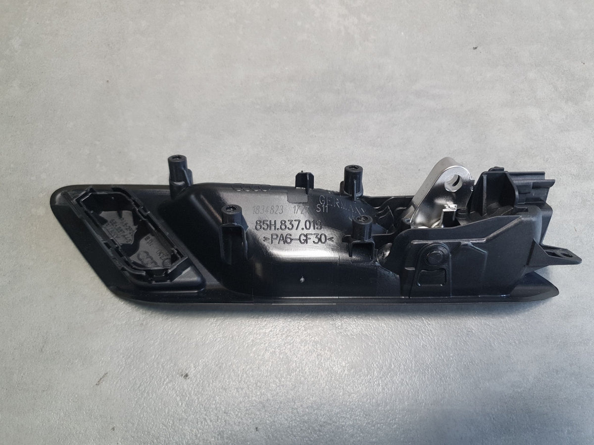 Audi SQ6 e-tron Interior handle left rear 85H837019