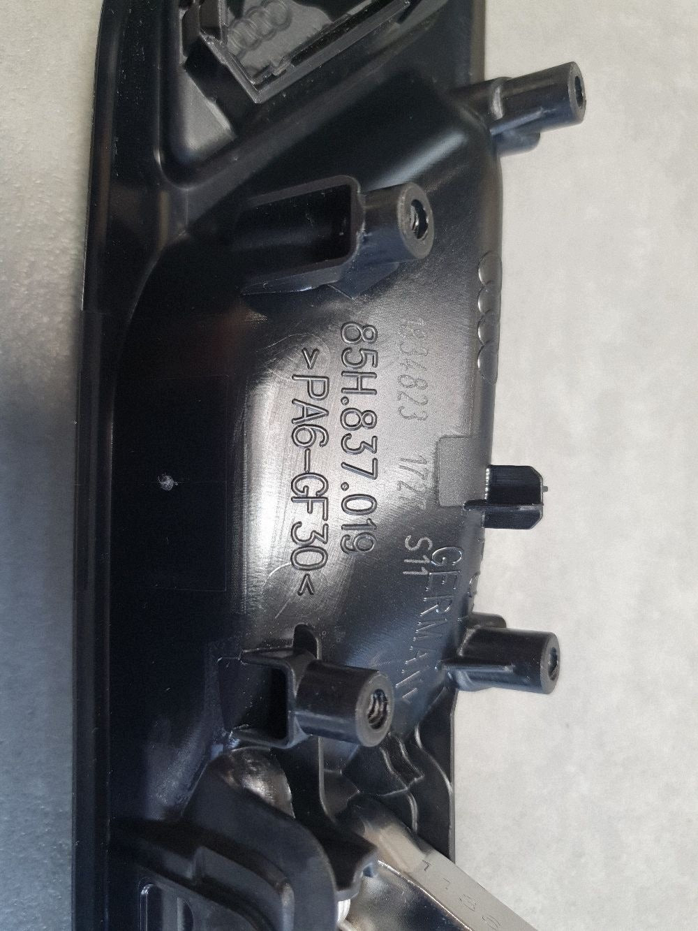 Audi SQ6 e-tron Interior handle left rear 85H837019
