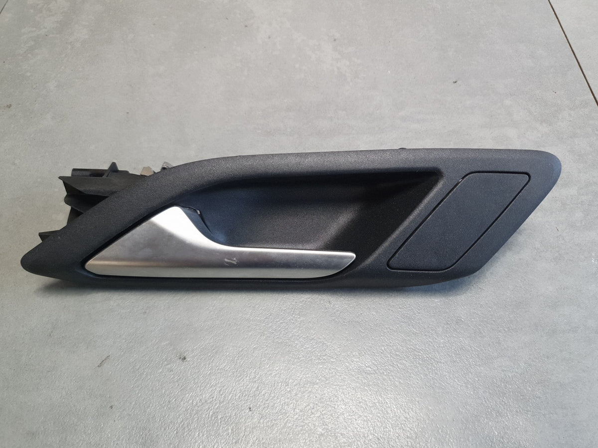 Audi SQ6 e-tron Interior handle left rear 85H837019