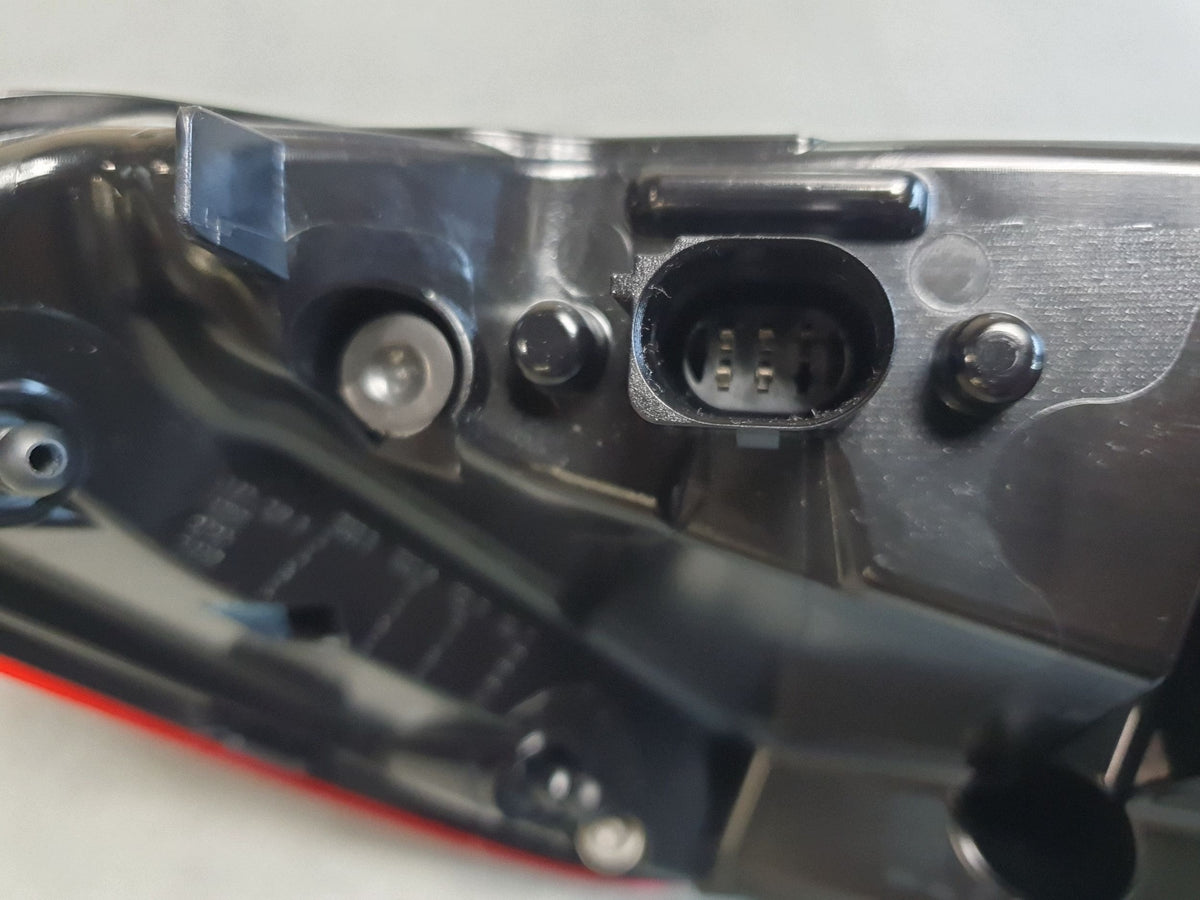 Audi SQ6 e-tron Lamp right rear oled 85H945208