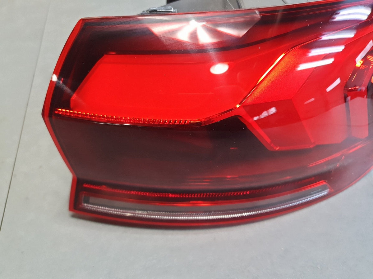 Audi SQ6 e-tron Lamp right rear oled 85H945208