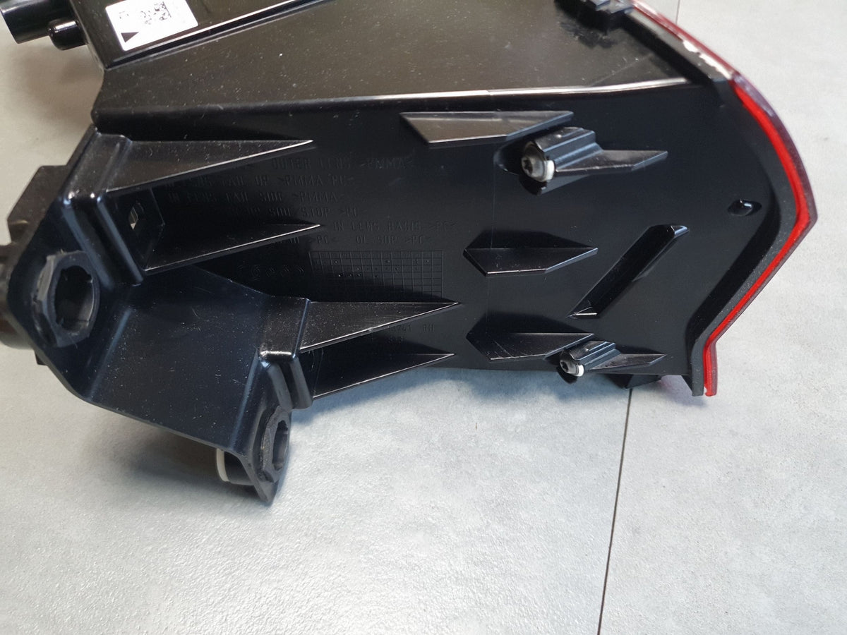 Audi SQ6 e-tron Lamp right rear oled 85H945208