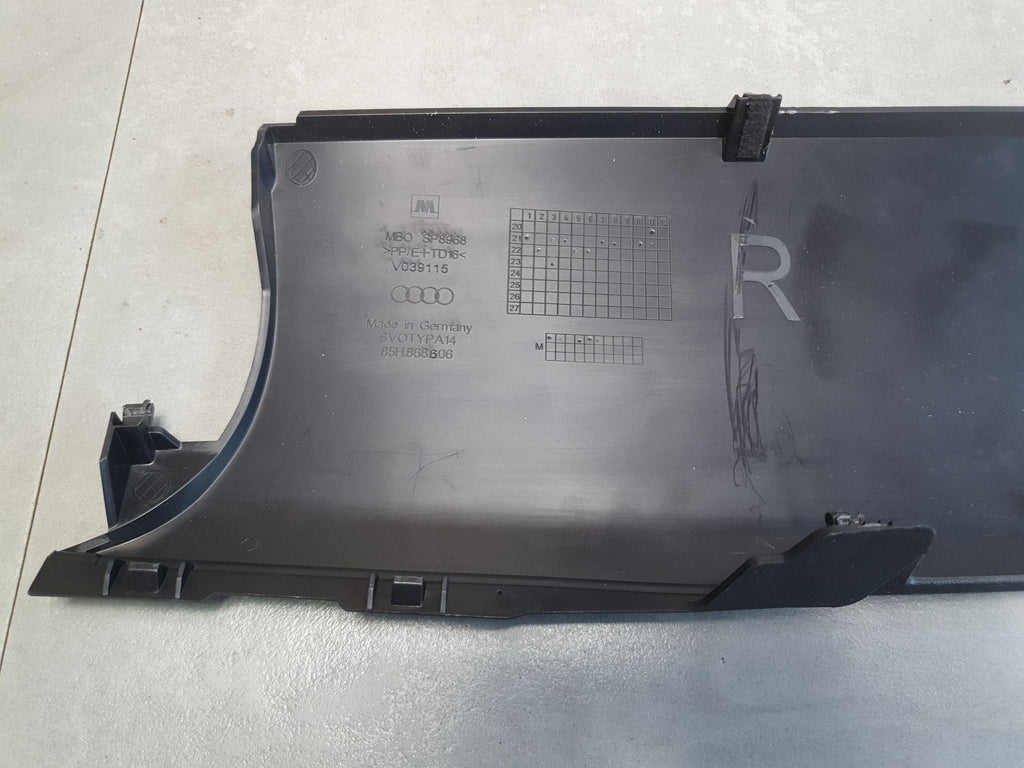Audi SQ6 e-tron Post cover C 85H868606