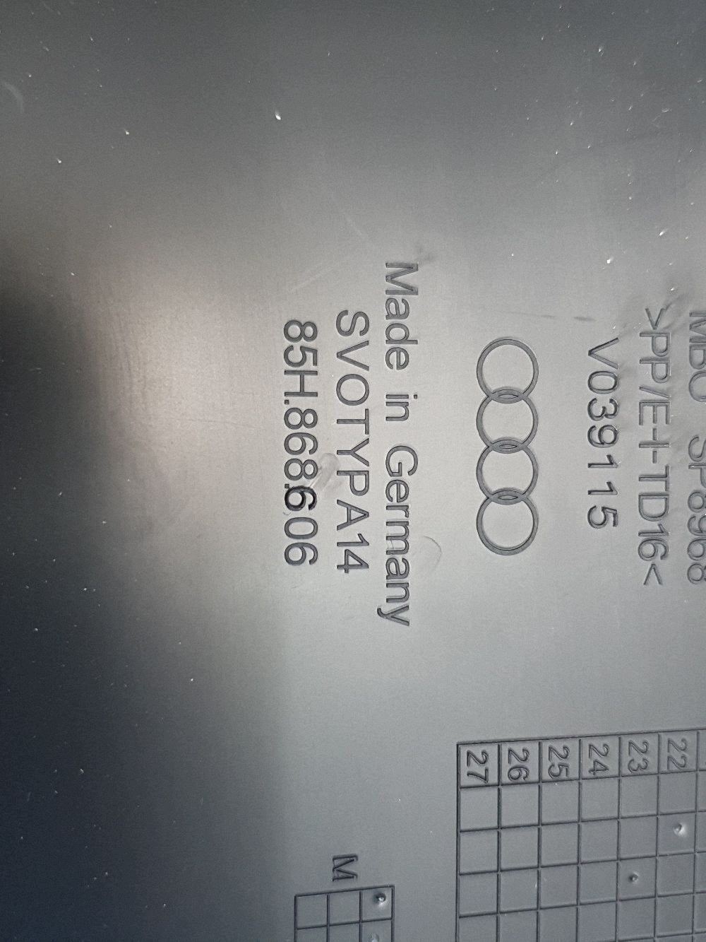 Audi SQ6 e-tron Post cover C 85H868606