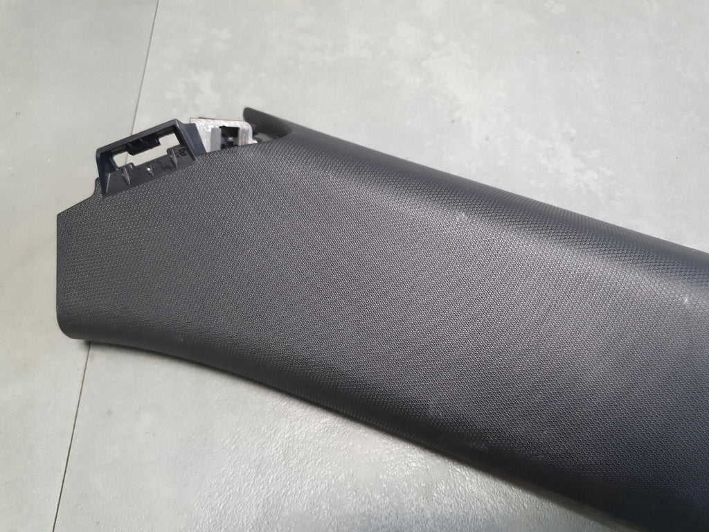 Audi SQ6 e-tron Post cover C left 85H867287