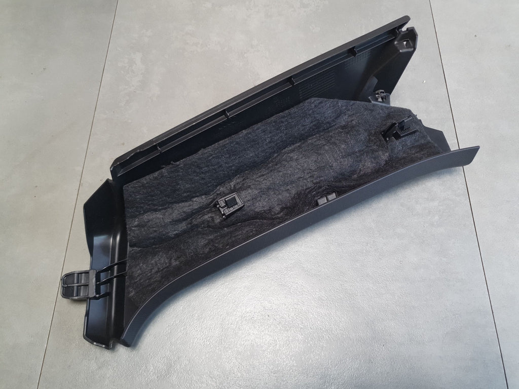 Audi SQ6 e-tron Post cover C left 85H867287