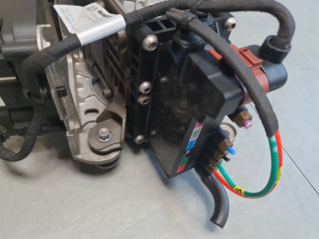 Audi SQ6 e-tron Suspension compressor 95C616005N