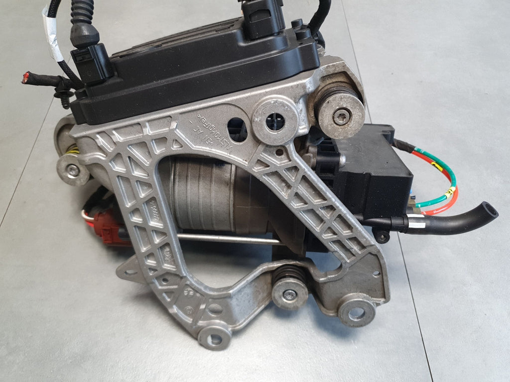 Audi SQ6 e-tron Suspension compressor 95C616005N