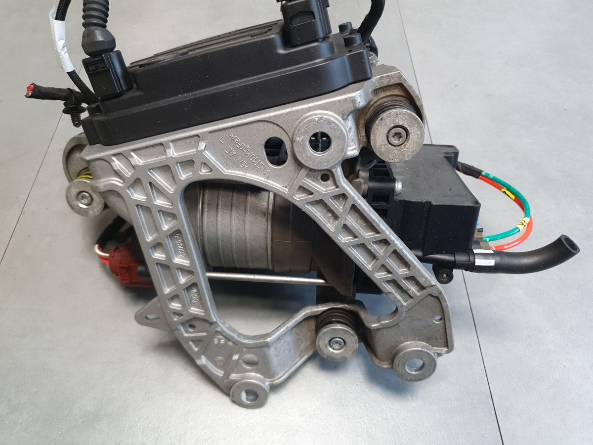 Audi SQ6 e-tron Suspension compressor 95C616005N