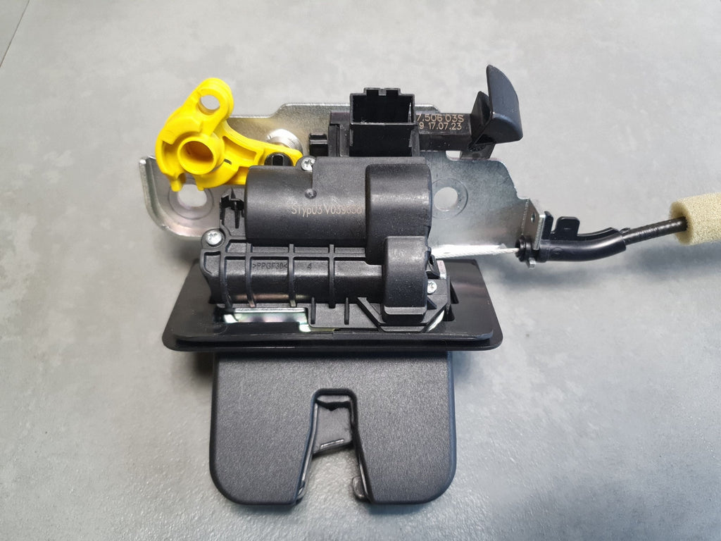 Audi SQ6 e-tron Tailgate lock flap pull 11A827506