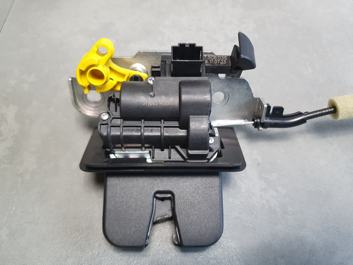 Audi SQ6 e-tron Tailgate lock flap pull 11A827506