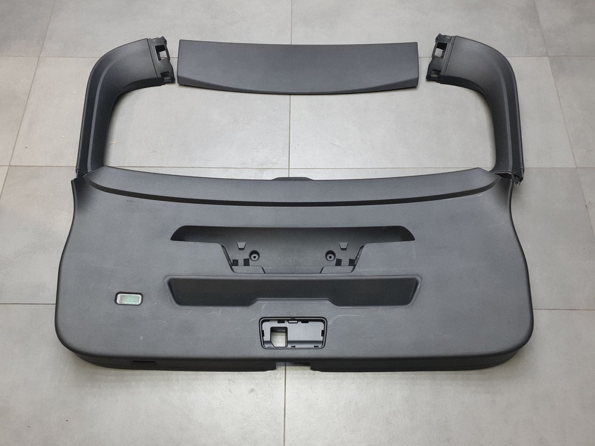 Audi SQ6 e-tron Tailgate upholstery 85H867979