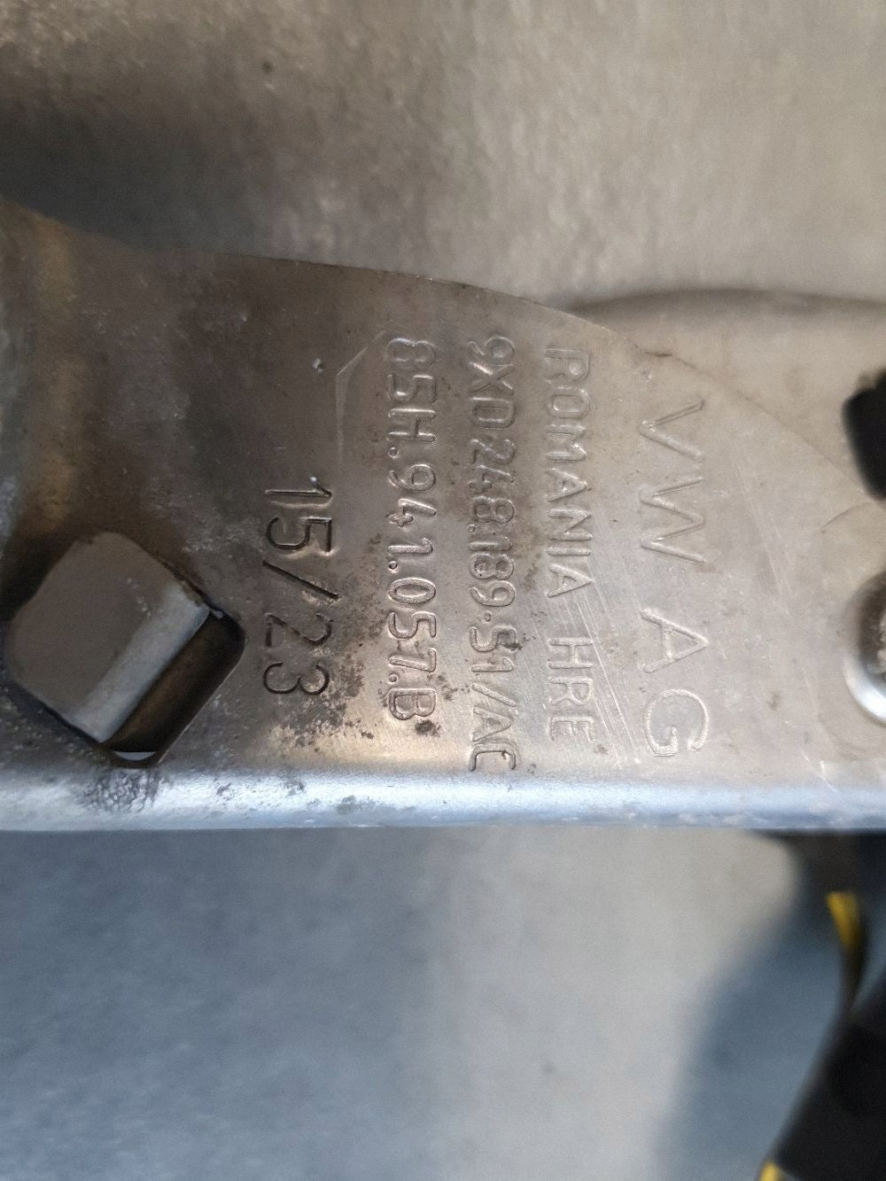 Audi SQ6 e-tron leveling sensor left front 85H941285C