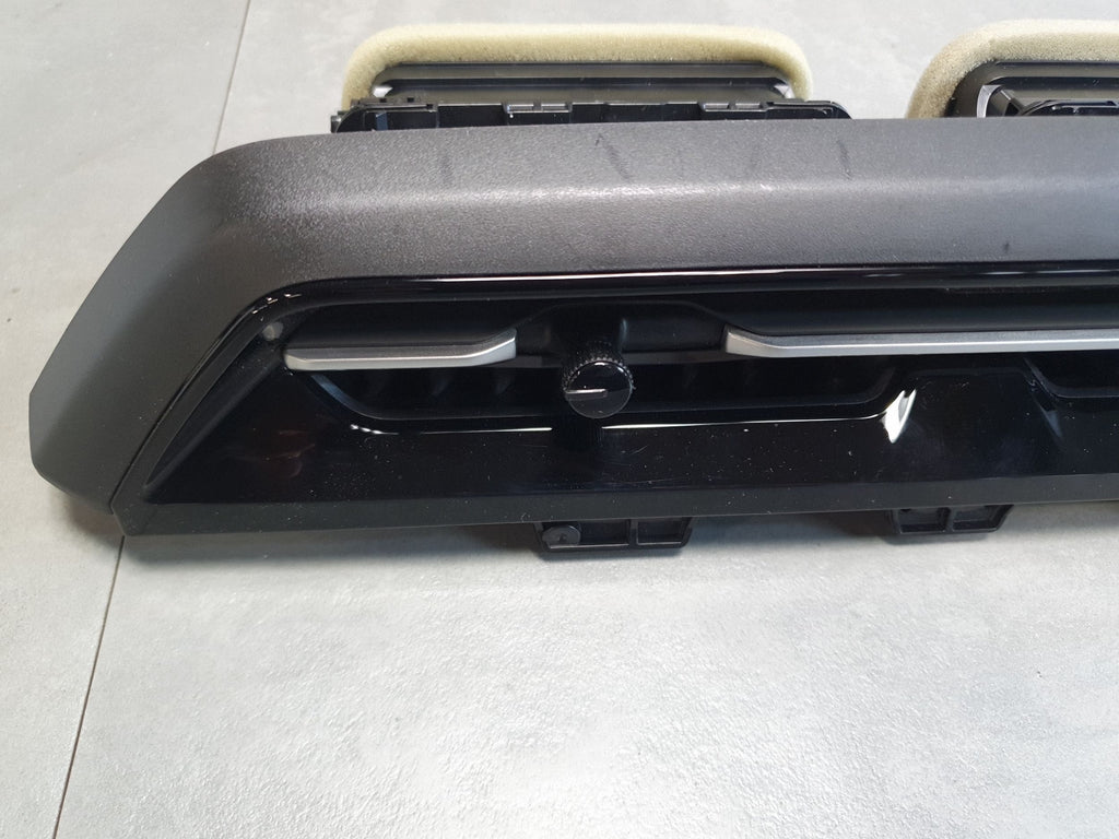 Audi SQ6 e-tron middle air supply grille 85E820951C