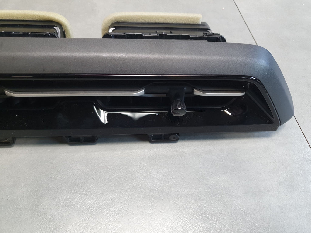 Audi SQ6 e-tron middle air supply grille 85E820951C